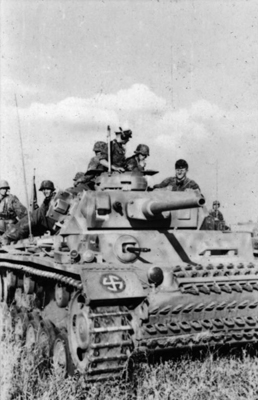 Bundesarchiv Bild 101III Altstadt 055 37 Russland Panzer III Waffen SS Division WikingKopie2